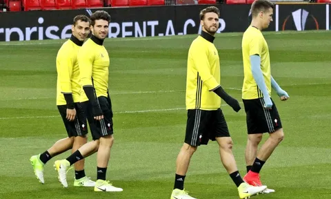 Đối thủ choáng ngợp trước sự hoành tráng của Old Trafford