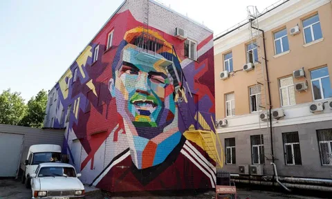 Dọn chỗ mới, Messi phải 'đụng độ' Ronaldo hằng ngày