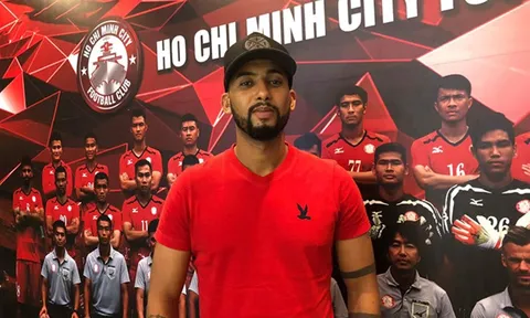 Đồng đội của Ronaldinho về 'giải cứu' CLB TP.HCM
