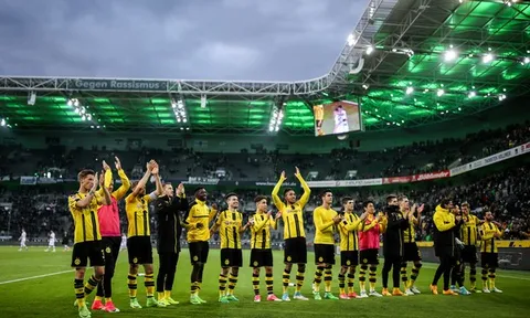Aubameyang & Reus thay nhau lập công, Dortmund thắng kịch tính Gladbach
