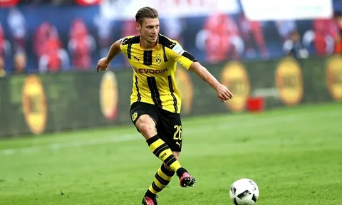 Dortmund CHÍNH THỨC trói chân sao chạy cánh