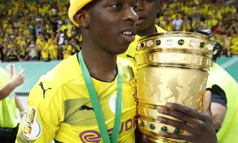 ĐỐI THOẠI cùng CEO Dortmund: Barca thật bẩn thỉu!
