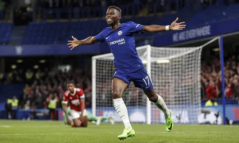 Bất mãn với Celtic, Chelsea đòi lại "măng non"