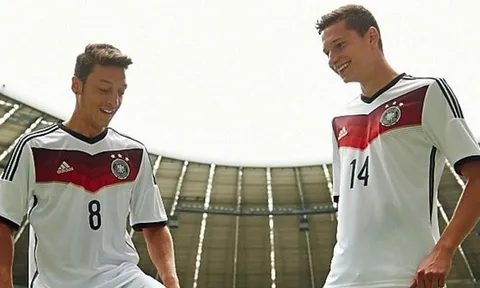 Draxler giúp PSG chèo kéo Oezil