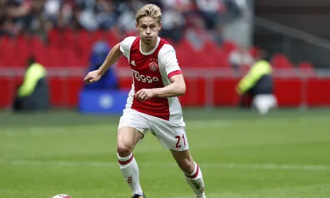 Barcelona hoãn chiêu mộ Frenkie de Jong mùa hè này