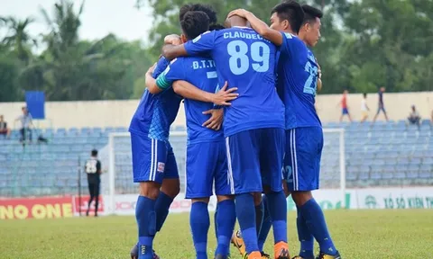 "Tiểu Huỳnh Đức" tỏa sáng, Quảng Nam FC thắng dễ Nam Định