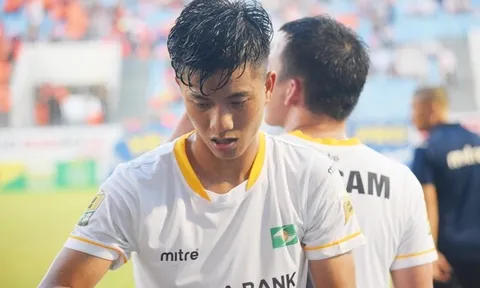Tỏa sáng ở V-League, Phan Văn Đức muốn giành suất dự AFF Cup 2018