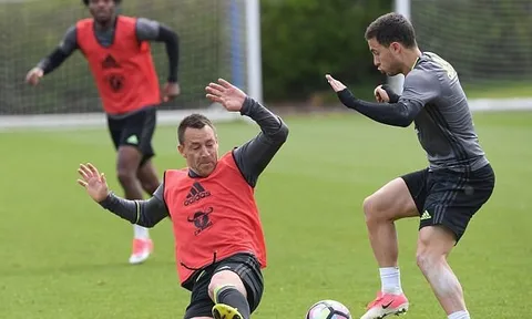 Đụng Tottenham, Conte "đánh cược" với John Terry