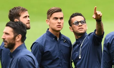 Dybala hội quân cùng dàn 'soái ca' Juventus tại Nou Camp