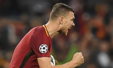 Dzeko cũng bất ngờ vì Barcelona 'yếu' đến vậy