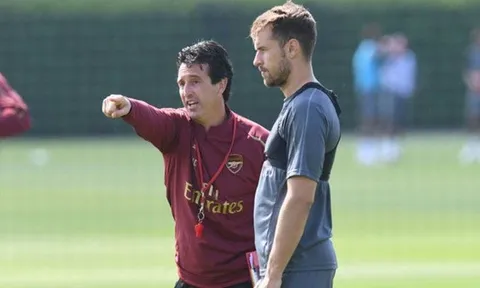 Emery giục Arsenal CHỐT thỏa thuận với tiền vệ 27 tuổi