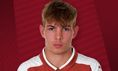 Emile Smith-Rowe, cầu thủ lập siêu phẩm vào lưới Atletico Madrid là ai?