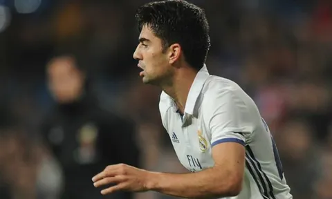 Zidane kí hợp đồng với Rayo Majadahonda