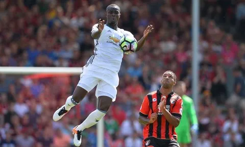 Eric Bailly chơi cực kì chắc chắn trước Burnley