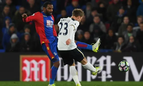 Eriksen trở thành người hùng đem về 3 điểm cho Tottenham