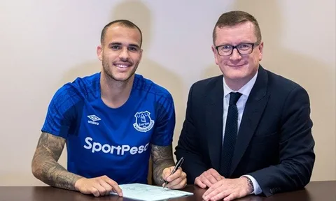 Everton CHÍNH THỨC công bố tài năng La Masia, Sandro Ramirez