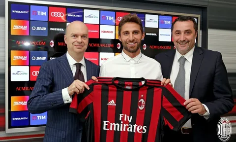 Fabio Borini - 'Sát thủ ngậm dao' cập bến Milan