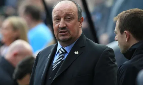 Fan Arsenal kêu gọi Rafa Benitez thay thế HLV Wenger