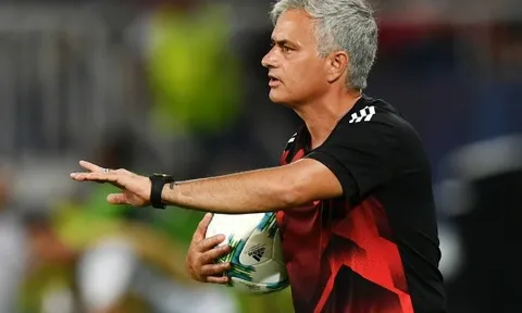 Fan Man Utd bất đồng với phát biểu của Mourinho
