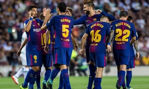 Không cần Real, Barca tự thực hiện nghi thức ăn mừng