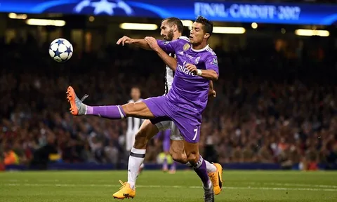 Chiellini: 'Juve cần sự giúp sức của thần may mắn để ngăn cản CR7'