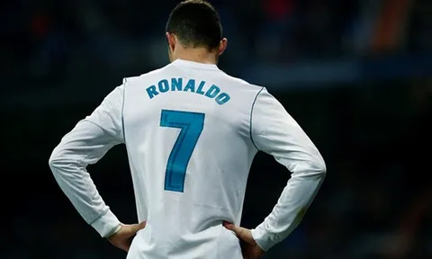 Luis Figo khuyên Ronaldo nên ở lại Real Madrid
