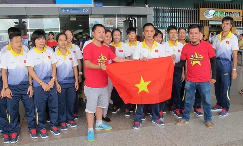 Hai ĐT futsal nam và nữ Việt Nam lên đường dự SEA Games 29