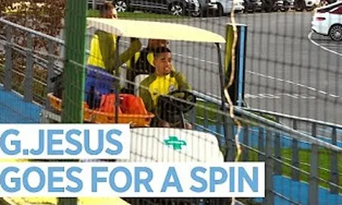 Gabriel Jesus phấn khích khi trở lại sân tập của Man City