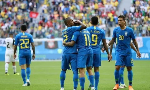 Gabriel Jesus gặp vấn đề với Firmino?