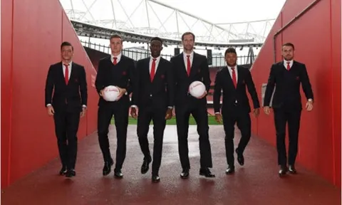 Gác lại top 4, sao Arsenal lung linh đi từ thiện