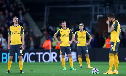 Gần 100 năm, Arsenal mới tệ thế này