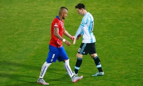 "Gặp tôi, Messi chạy mất dép"