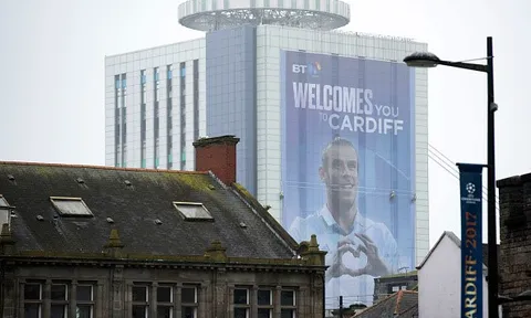 Gareth Bale khiến hình ảnh của Cristiano Ronaldo sạch bóng ở Cardiff