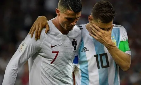 Garry Neville nói gì về việc Ronaldo, Messi chia tay ĐTQG?