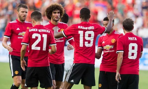 Gary Neville: Man Utd cần 5 tân binh để vô địch