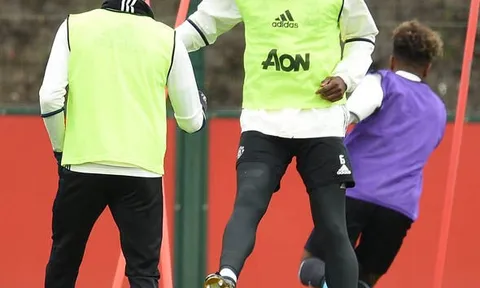 Gạt đi nỗi buồn mất cha, Pogba trở lại tập luyện cùng Man Utd