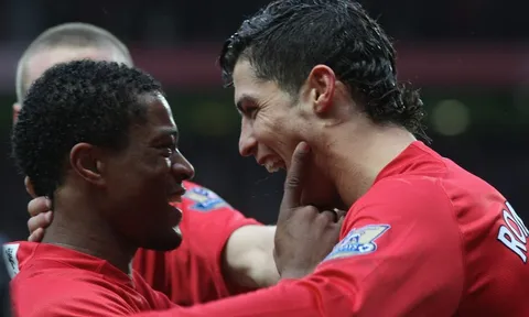 Evra bất ngờ khuyên Ronaldo từ chối MU, sang Juventus