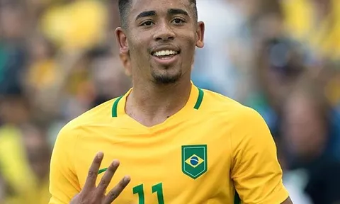 Hãy loại ngay Jesus, Roberto Firmino xứng đáng hơn