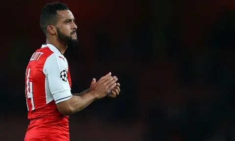 Ghi bàn giỏi, tương lai của Theo Walcott vẫn không được đảm bảo