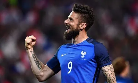 Olivier Giroud: "Thánh nhân đãi kẻ khù khờ"