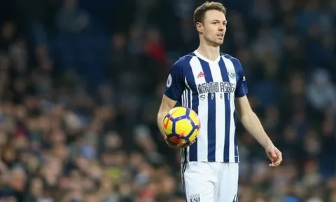 Gia cố hàng thủ, Leicester định "giật" cựu sao M.U trước mặt Arsenal