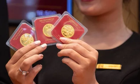 Giá vàng 1/5/2026: Thế giới “bốc đầu”, SJC lao dốc 12 triệu/tháng