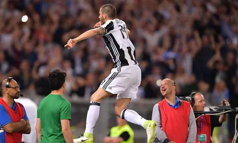 Giải quyết Lazio trong nửa đầu hiệp một, Juventus lần thứ 3 liên tiếp vô địch Coppa Italia
