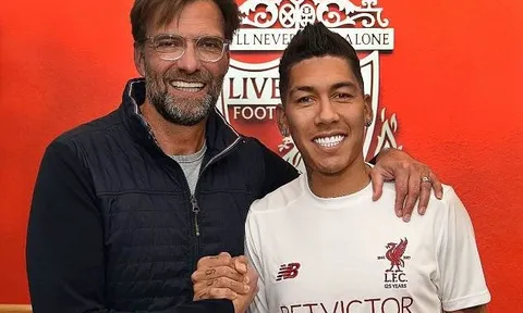 Giải quyết xong vụ Firmino, HLV Jurgen Klopp cười tươi rói