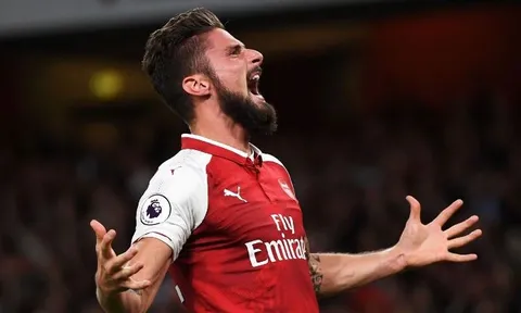 Giành 3 điểm, Wenger phơi bày sự thật không ngờ về Giroud