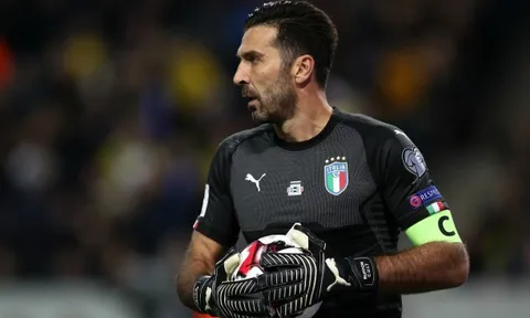 Mancini: ‘Cánh cửa vẫn mở cho Buffon’
