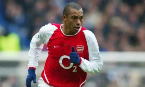 Gilberto Silva và bàn thắng khai sân Emirates