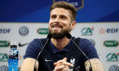 Giroud xác nhận sẽ cạo trọc ở mùa giải mới
