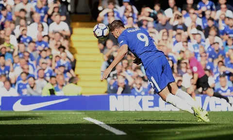 Giữa đêm tối, Morata là "ánh sáng" của Conte!