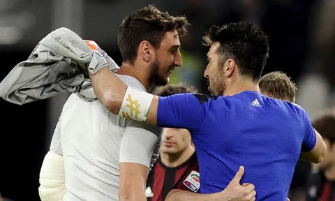 Giữa "tâm bão", Buffon bắn thông điệp đến Donnarumma